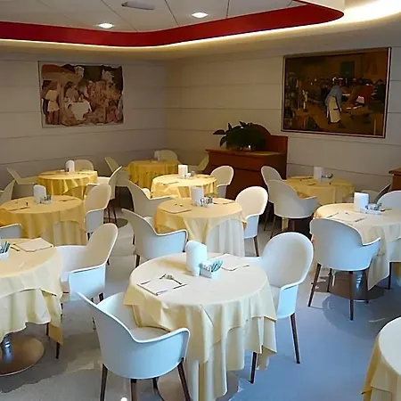 Prestige Hotel 4*